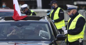 У Польщі українець голим бігав вулицями та відгамселив поліцейського: йому загрожує несподіване покарання