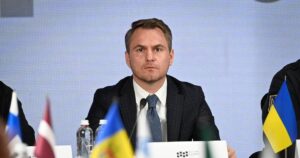 Генпрокурор підписав підозру директору НАБУ: що відомо — Політика