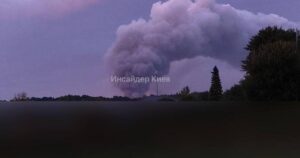 Вибухи на Київщині: у Бучанському районі повідомляють про влучання по складах — Київ