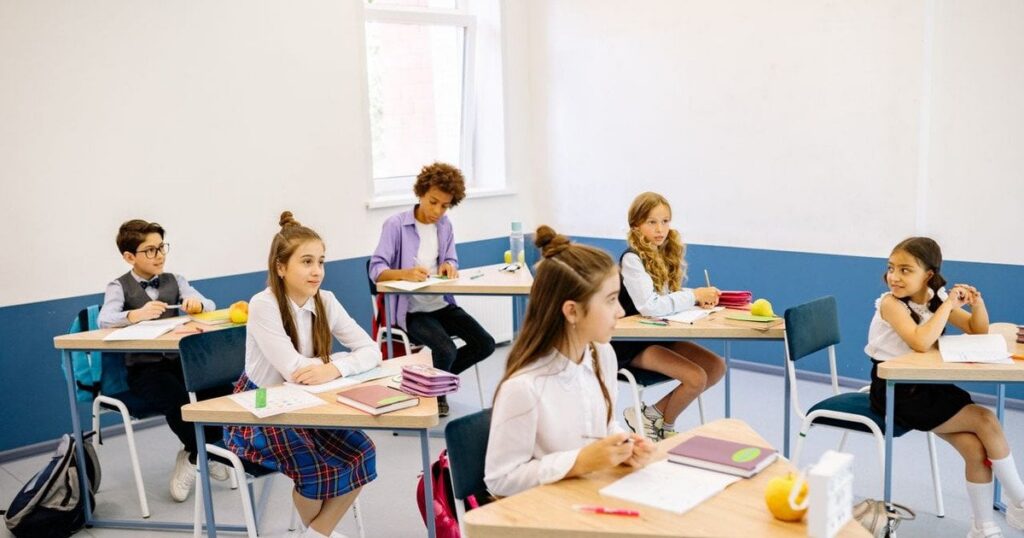 Школи України можуть перейти на «підземний» формат: що змінять тривалі повітряні тривоги Школи України можуть перейти на «підземний» формат: що змінять тривалі повітряні тривоги