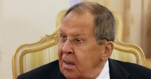 Лавров про переговори: Росія не зупинить війну і пропонує зустріч у Москві