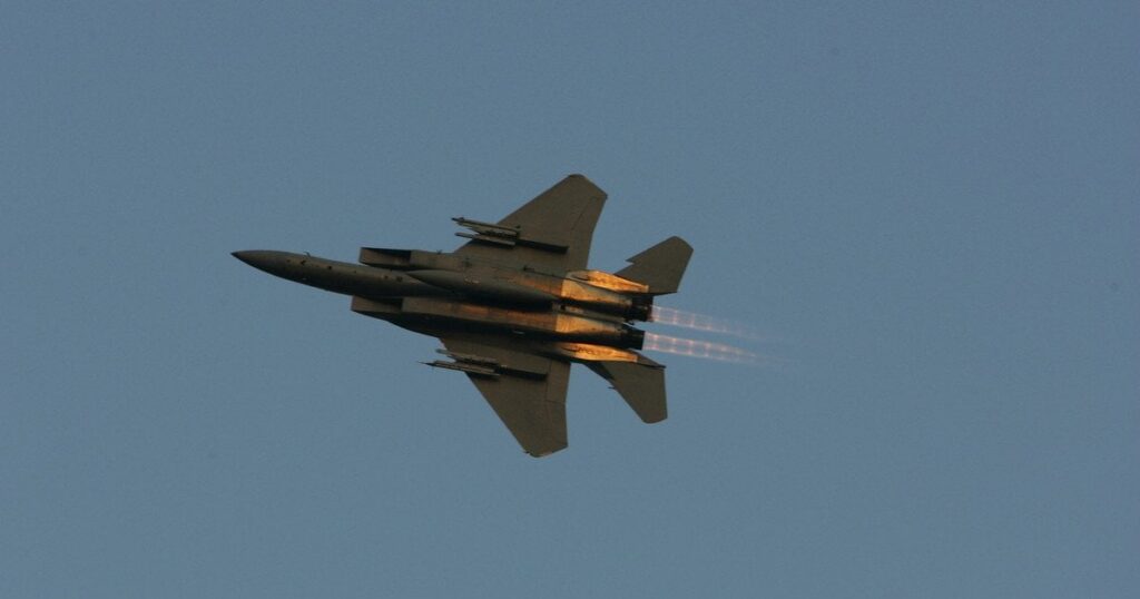 F-16 є, але це не рятує: Україні дедалі важче збивати ракети РФ, ситуація критична — The Economist F-16 є, але це не рятує: Україні дедалі важче збивати ракети РФ, ситуація критична — The Economist