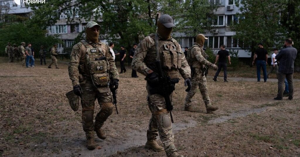 «Приїхали в шльопанцях та у шортах»: адвокат бійця РДК Каплунова розкрив нові деталі стрілянини ГУР і СБУ