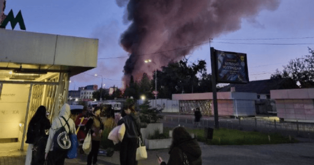 Рух транспорту в Києві – після атаки змінили маршрути трамваї, тролейбуси та автобуси, зупинили трамвай №25 — Київ Рух транспорту в Києві – після атаки змінили маршрути трамваї, тролейбуси та автобуси, зупинили трамвай №25 — Київ