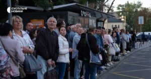 Київ у транспортному колапсі: перебої в роботі громадського транспорту спричинили величезні черги на зупинках