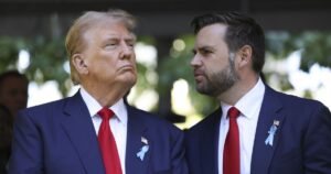 Хто насправді пише скандальні пости Трампа: Венс несподівано зізнався