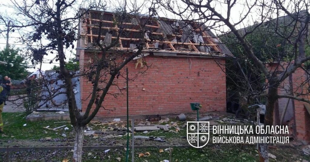 Атака РФ на Вінниччину 2 вересня: пошкоджено будинки, є дві поранені — Укрaїнa Атака РФ на Вінниччину 2 вересня: пошкоджено будинки, є дві поранені — Укрaїнa