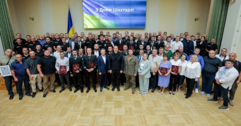 21 Працівника ДТЕК Відзначено Державними Нагородами до Дня Шахтаря за Стійкість Країни