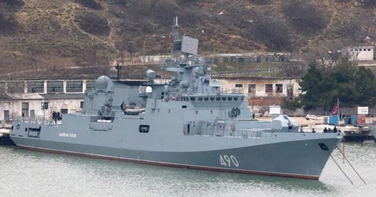 Силы обороны України атакували фрегат “Адмірал Ессен” в Новоросійську: на кораблі сталася пожежа