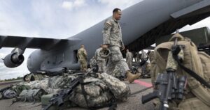США переосмислюють оборонну стратегію: пошук дешевої зброї для протидії дешевим дронам