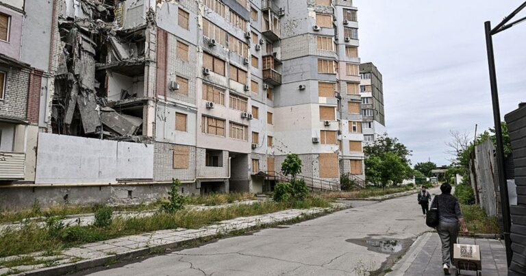 К КАБом по Херсону: Руйнівні Наслідки Атаки та Жертви Серед Мирного Населення