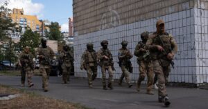 Війна спецслужб у Києві: чому сталася стрілянина між СБУ та ГУР і до чого тут ФСБ — усі деталі