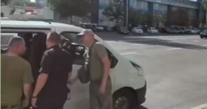 Службове розслідування: Поліція Києва перевіряє дії правоохоронця через некоректну поведінку під час оповіщення