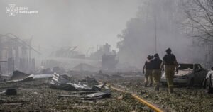"Заграва така, що я аж осліп": жителі села Мила на Київщині розповіли про страшні наслідки детонації (фото, відео)
