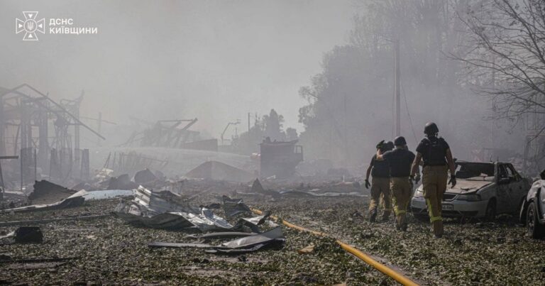 Жахливі наслідки вибуху на Київщині: понад 300 будинків пошкоджено, десятки загиблих
