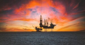 Зростання цін на нафту: Ормузька протока під ударом США та Ірану