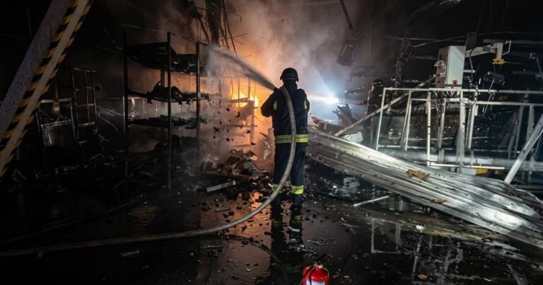 Росія атакувала Тернопільщину: влучання в підприємство, є постраждалі, деталі обстрілу