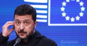 Зеленський про критику Трампа: Гірка усмішка в Брюсселі як відповідь на запитання про “цапа-відбувайла”
