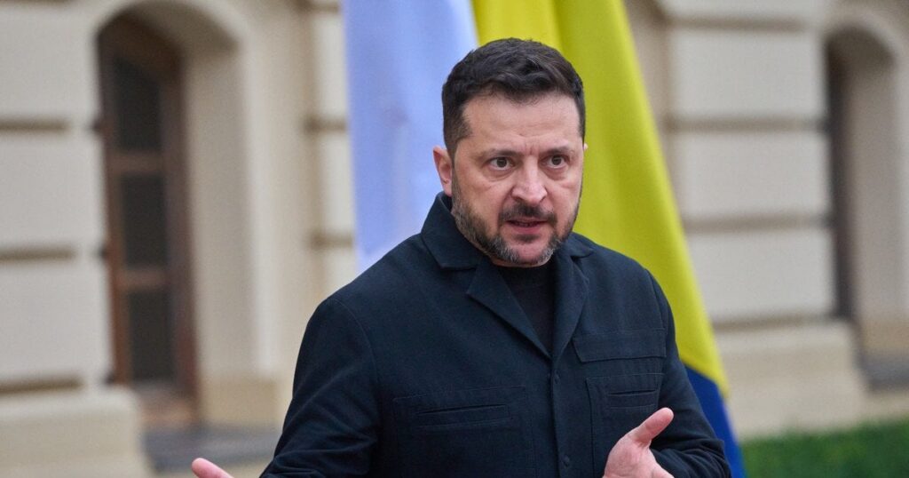 "Беремо 12, а витрачаємо 35": Зеленський відверто розповів про катастрофічний дефіцит ракет до Patriot "Беремо 12, а витрачаємо 35": Зеленський відверто розповів про катастрофічний дефіцит ракет до Patriot