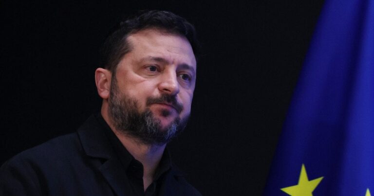 Зеленський відкинув звинувачення Трампа: “Неприйнятно перекладати відповідальність за агресію Росії на мене”