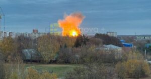У Росії спалахнула пожежа на важливому для армії заводі: подробиці (фото, відео)