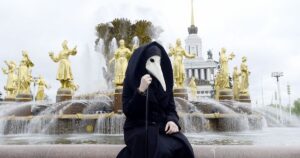 ВООЗ не встановила причину смерті лаборантки від пневмонії в Росії: Розслідування триває