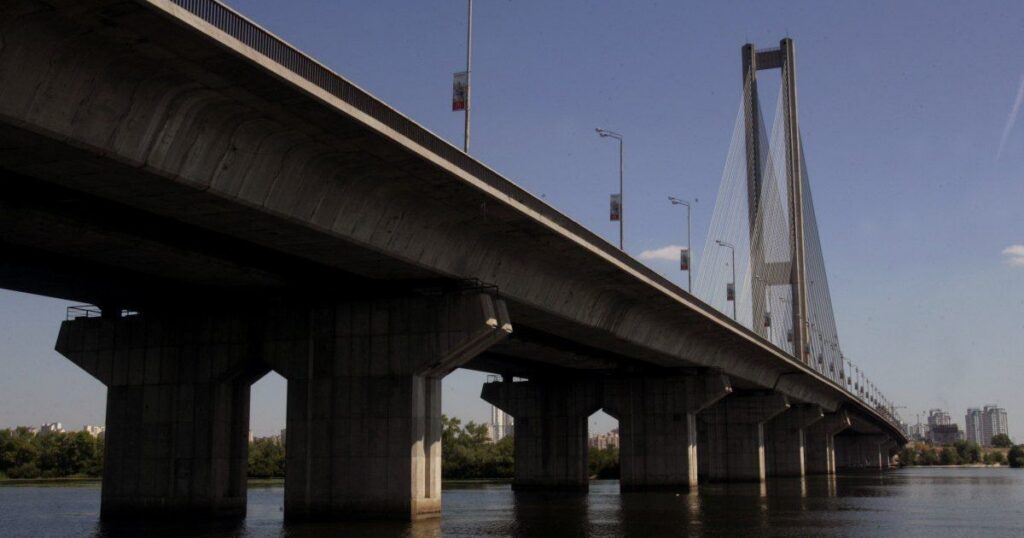 Що залишилося після удару по Південному мосту: у КМДА повідомили результати обстеження Що залишилося після удару по Південному мосту: у КМДА повідомили результати обстеження