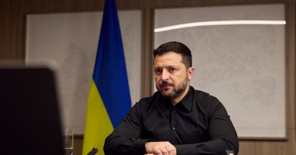 Воєнний стан і мобілізацію в Україні хочуть подовжити: Зеленський вніс законопроєкти