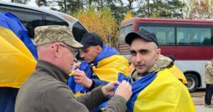 До України повернули 270 полонених: серед звільнених – п’ятеро вцілілих в Оленівці — Укрaїнa