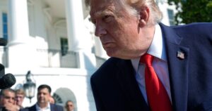 Трамп уникає прямої відповіді щодо порушення енергетичного перемир’я Росією, заявляючи, що “все владнається”