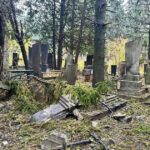 Російський дрон атакував кладовище Героїв у Рівному: пошкоджено понад 10 могил захисників
