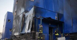 РФ атакувала Запоріжжя: пошкоджено торговельний об’єкт, виникла пожежа