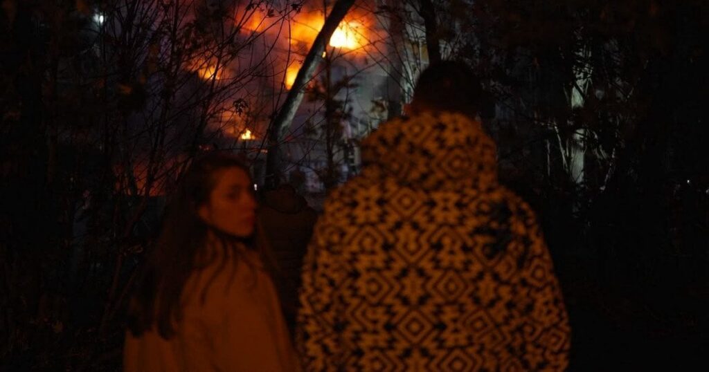 Київ під ударом РФ: є загиблі і десятки потерпілих, у різних районах «прильоти» і пожежі — деталі Київ під ударом РФ: є загиблі і десятки потерпілих, у різних районах «прильоти» і пожежі — деталі