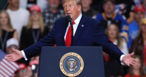Трамп знову розкритикував військову допомогу Україні, стверджуючи, що США нічого не отримали взамін за 350 мільярдів доларів