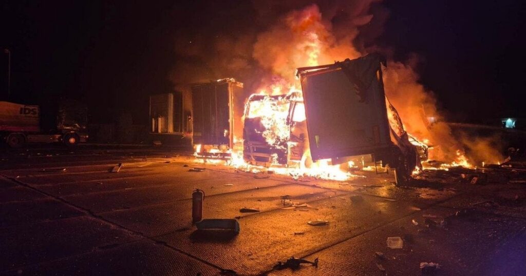 Удар РФ по Рівненщині: атаковане цивільне підприємство, є загиблий — Укрaїнa Удар РФ по Рівненщині: атаковане цивільне підприємство, є загиблий — Укрaїнa