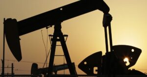 Війна з Іраном: Як американські нафтовики заробили мільярди, а споживачі платили більше