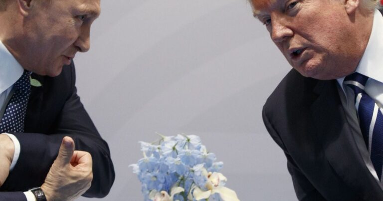 «Ні, ти клади»: як один дзвінок Трампа і Путіна породив меми та політичну критику