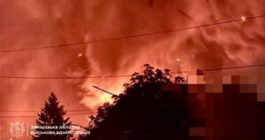 Росія вдарила по Запоріжжю: є влучання по підприємству та пожежа