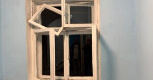 Київ під обстрілом: пошкоджено лікарню та авто екстреної допомоги, є постраждалі