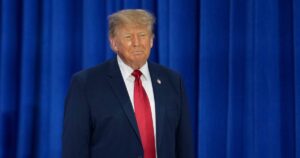 Трамп змінює тактику: Тиск на Зеленського та поступки Путіну напередодні виборів у США