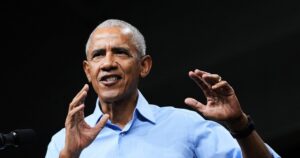 Обама різко розкритикував президентство Трампа: “Два роки хаосу, жорстокості й корупції”