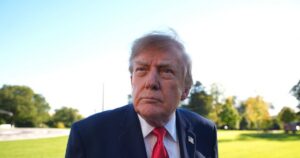 Трамп про санкції проти РФ: Переговори щодо України та перепалка з журналістами