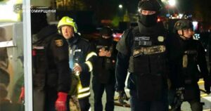 Росіяни знову вдарили по залізниці: на Житомирщині після удару спалахнули пожежі