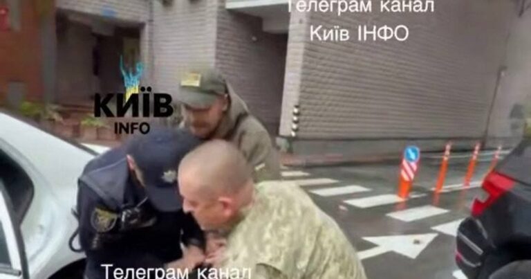 Деталі інциденту: Чоловіка доставили до ТЦК у Києві – поліція пояснила причини