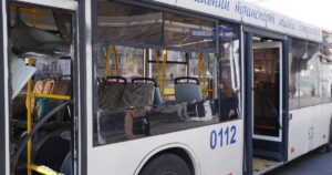 Запоріжжя під безперервними обстрілами: російські війська атакують цивільний транспорт та місця скупчення людей