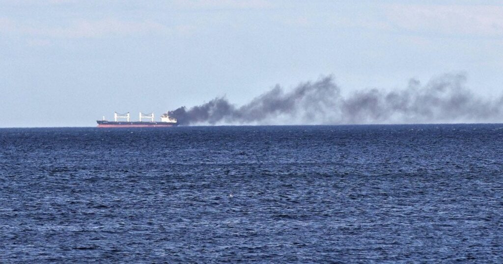 Контейнеровоз Contship Jet — затонув після атаки дронів біля Болгарії, на борту були українці — Світ Контейнеровоз Contship Jet — затонув після атаки дронів біля Болгарії, на борту були українці — Світ