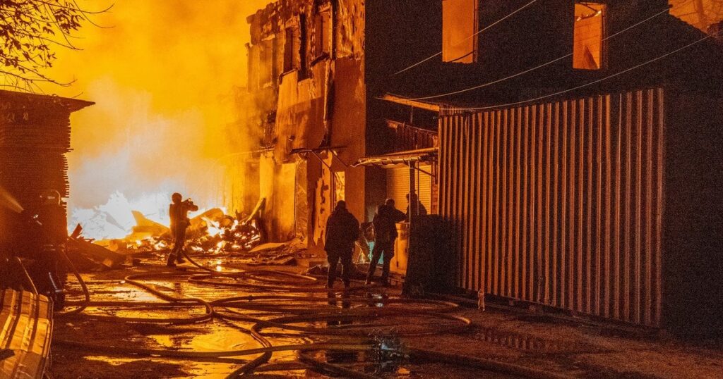 РФ масовано вдарила під Києвом і влаштувала "пекло" у чотирьох районах: є "прильоти" у житлові будинки РФ масовано вдарила під Києвом і влаштувала "пекло" у чотирьох районах: є "прильоти" у житлові будинки