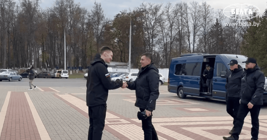 Лубінець в Олешки – чому омбудсман обрав маршрут через територію РФ — Укрaїнa