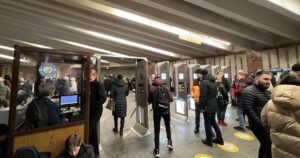 У Києві можуть повернути оплату проїзду в метро під час «жовтих» тривог: що відомо