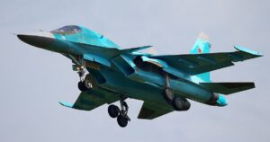 Удар по авіабазах РФ – авіаексперт пояснив, чому російські Су-34 не встигли злетіти під час атаки — Укрaїнa